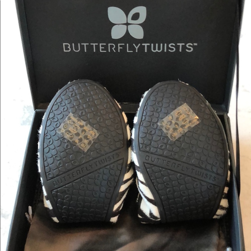 Butterfly Twists Zebra Print Foldable Ballet Flat - Picture 9 of 10